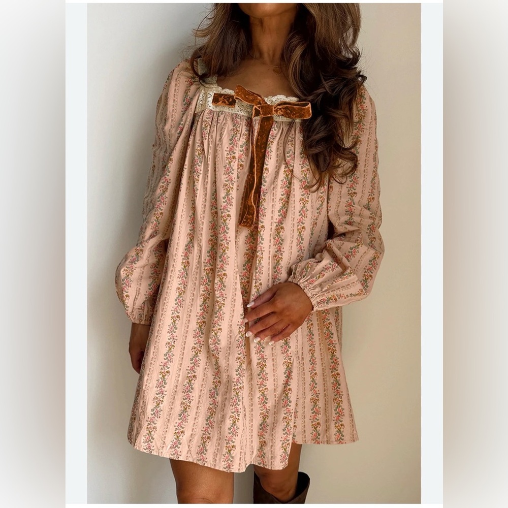 Doen Inspired Pink Floral Peasant Blouse with Lace Trim